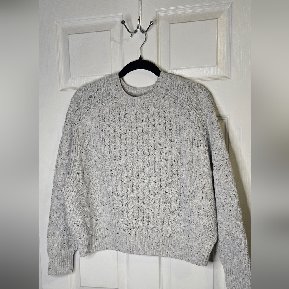 Universal Thread Chuncky Knit Sweater